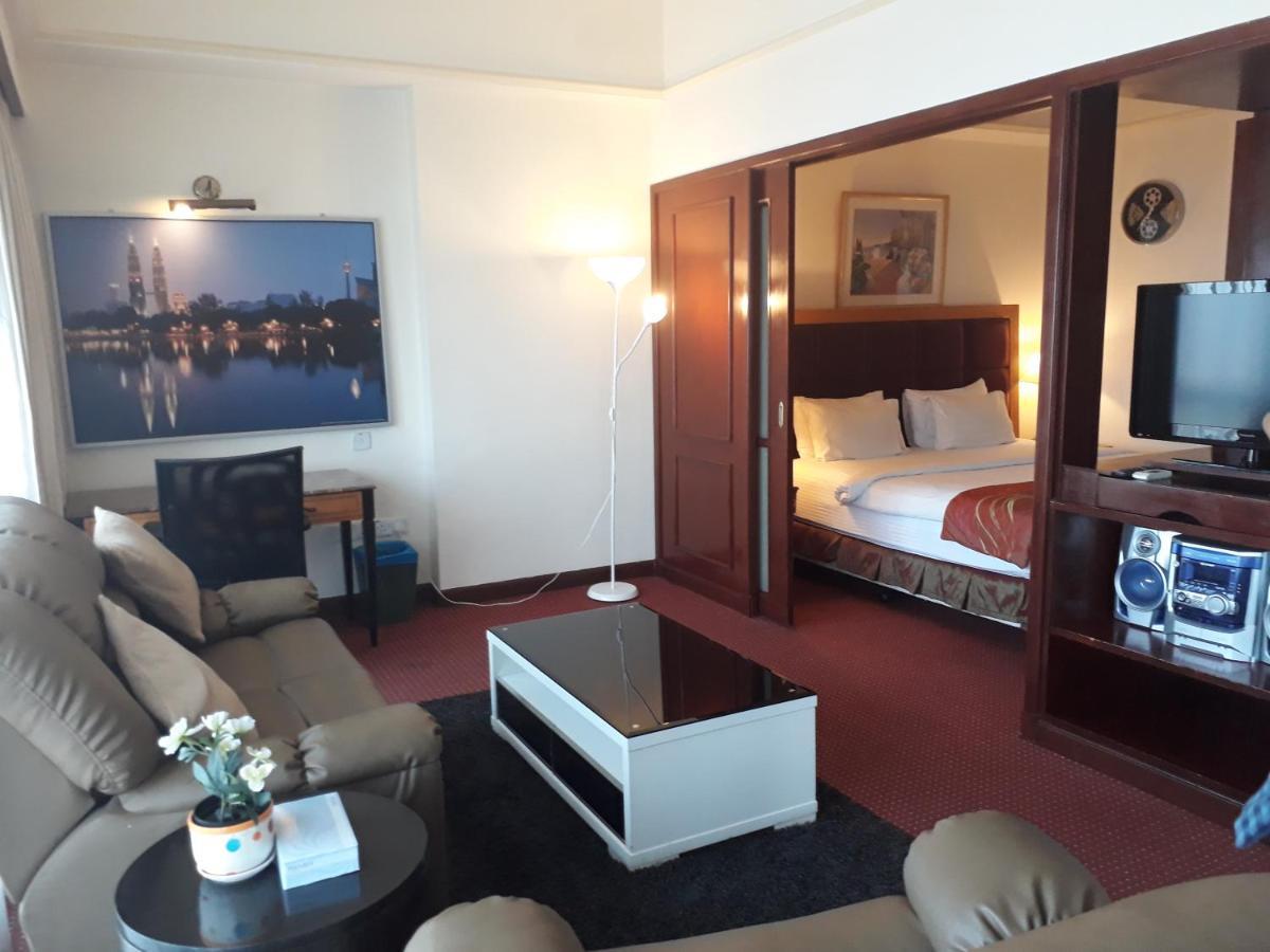 Raymond Suites At Berjaya Times Square Kuala Lumpur Zewnętrze zdjęcie