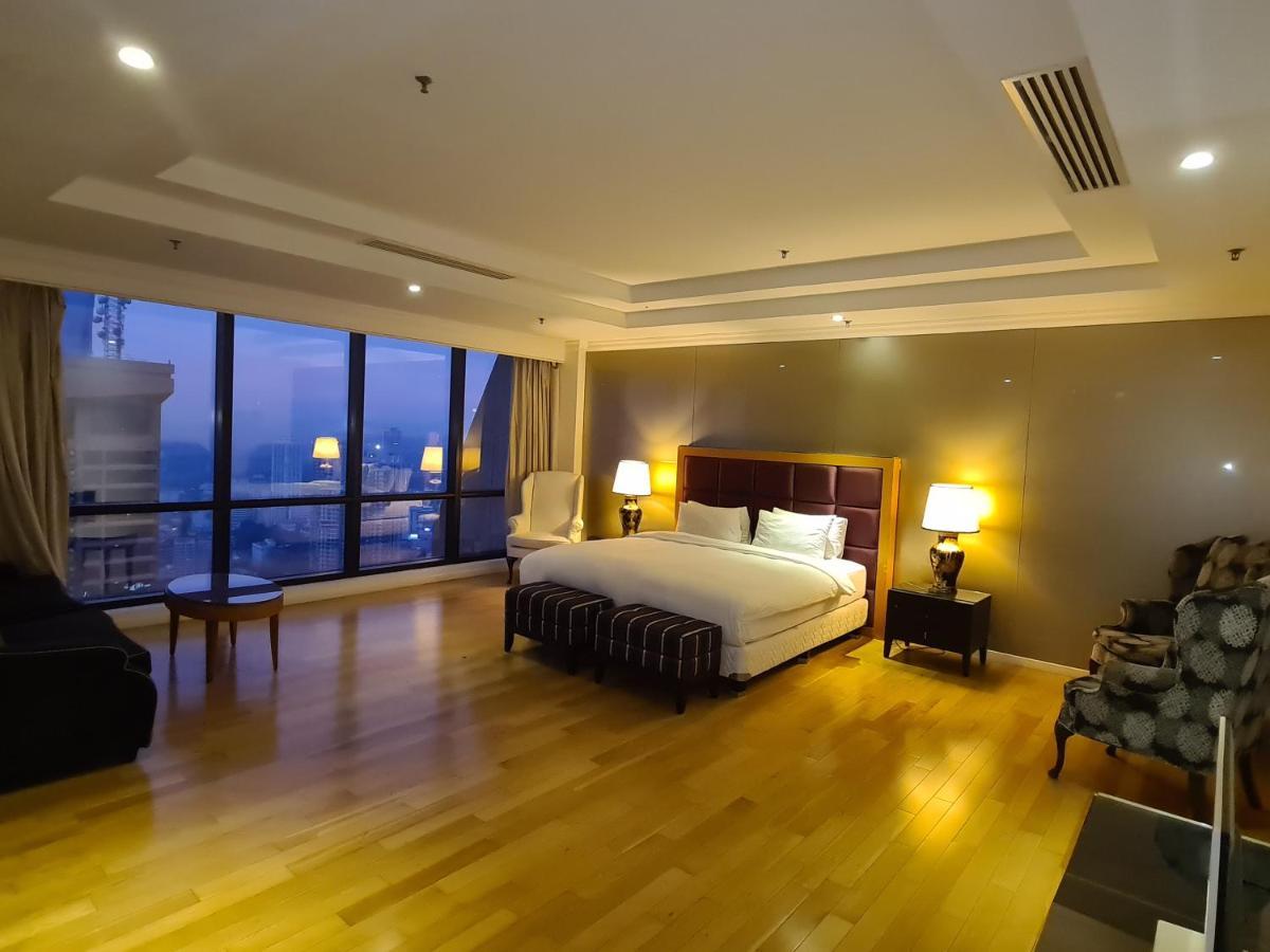 Raymond Suites At Berjaya Times Square Kuala Lumpur Zewnętrze zdjęcie